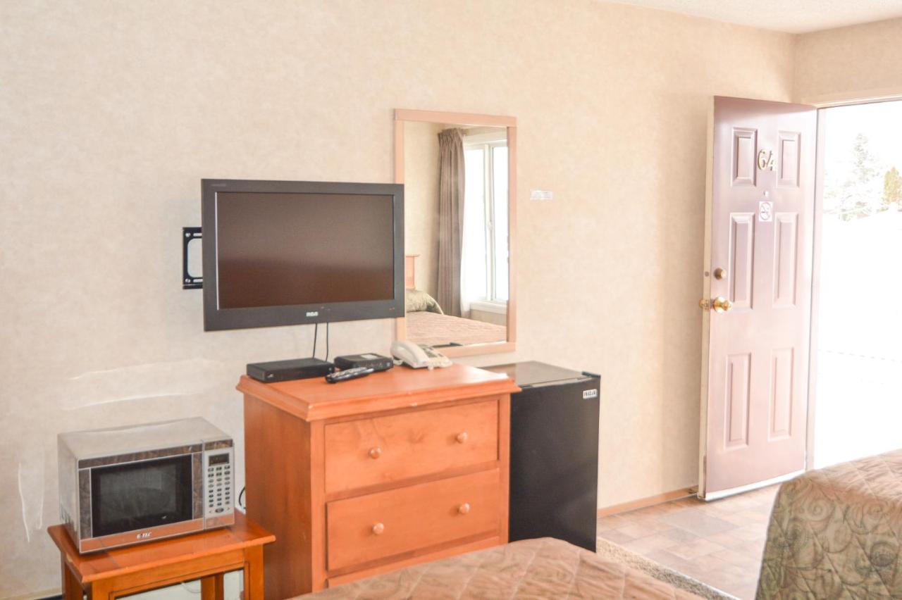 Shoreline Resort Condominiums Пентіктон Екстер'єр фото