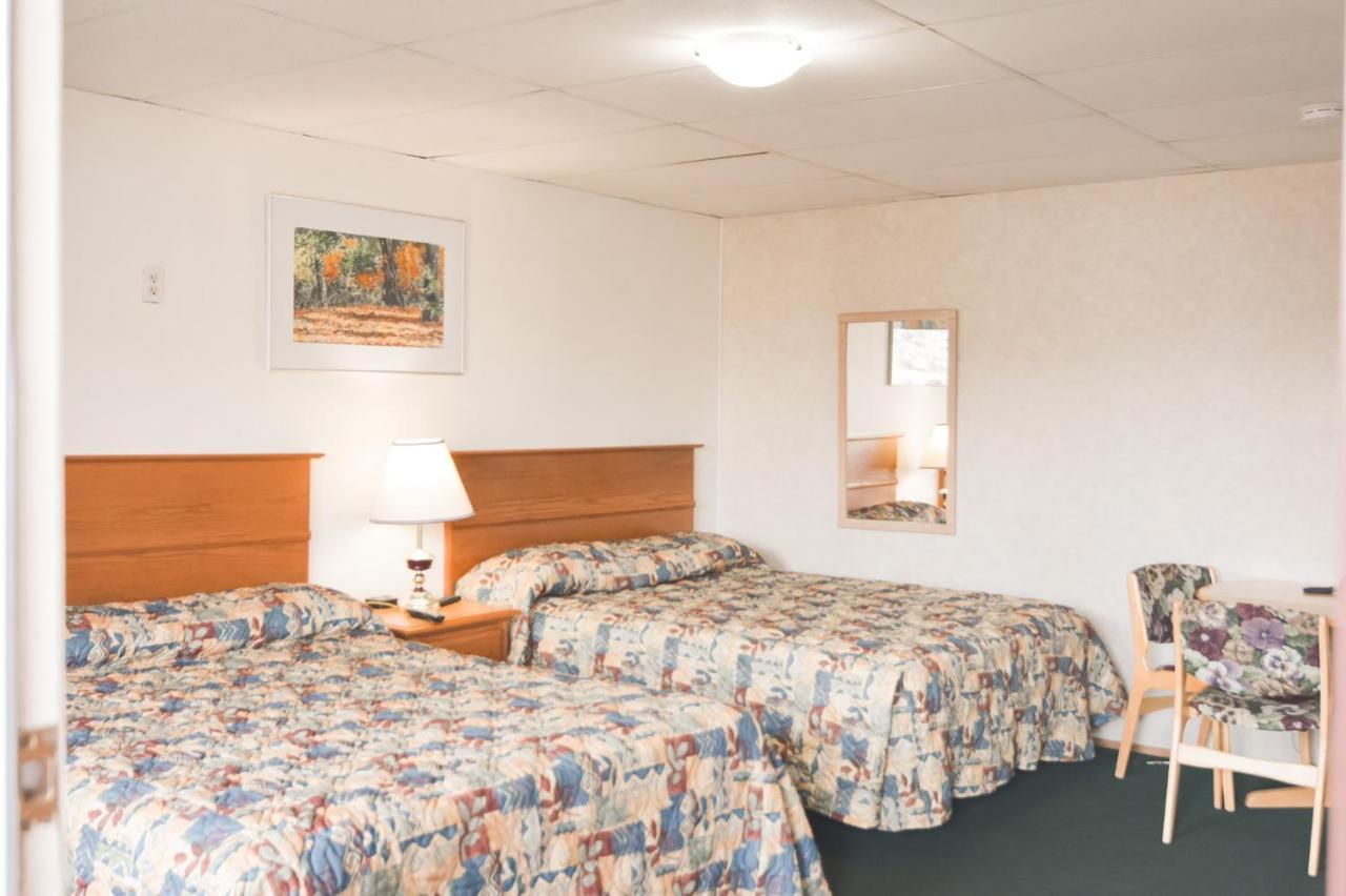 Shoreline Resort Condominiums Пентіктон Екстер'єр фото