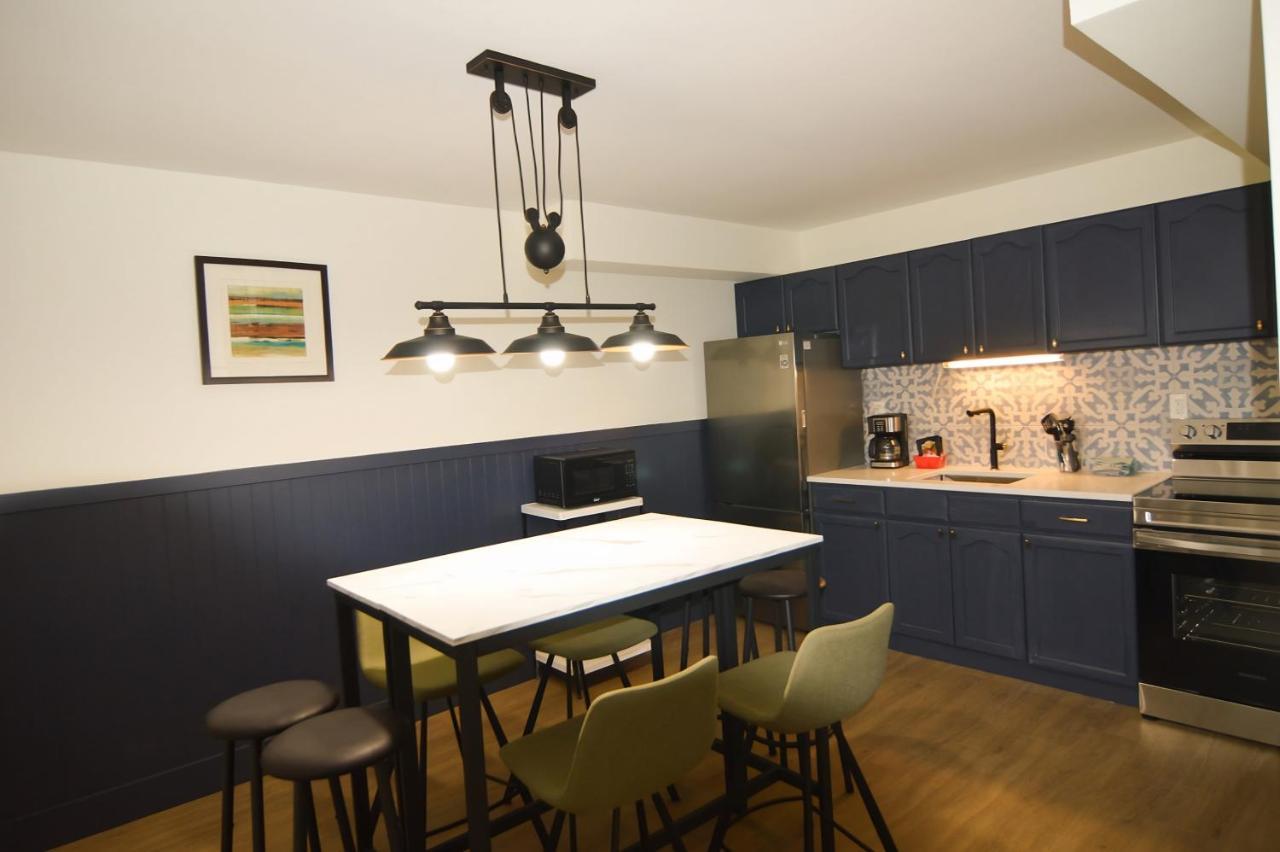 Shoreline Resort Condominiums Пентіктон Екстер'єр фото