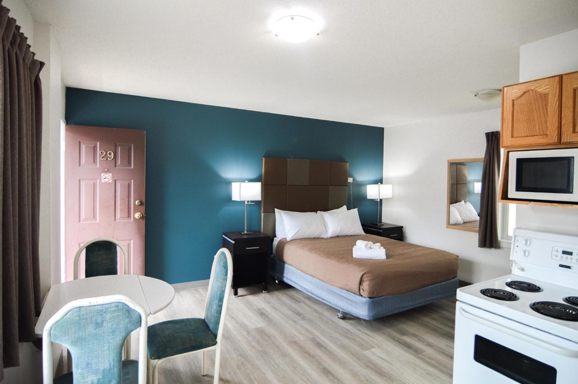 Shoreline Resort Condominiums Пентіктон Екстер'єр фото