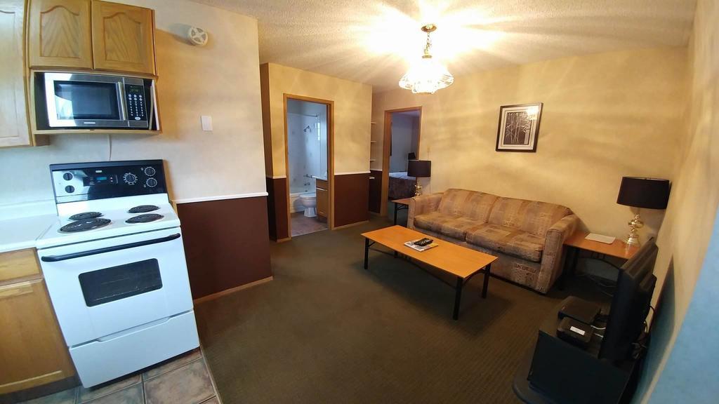 Shoreline Resort Condominiums Пентіктон Екстер'єр фото